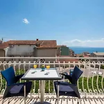 Magic With Sea View Апартаменти *