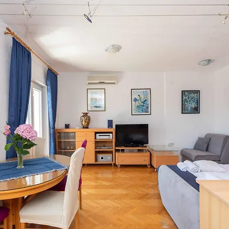 Magic With Sea View Apartman